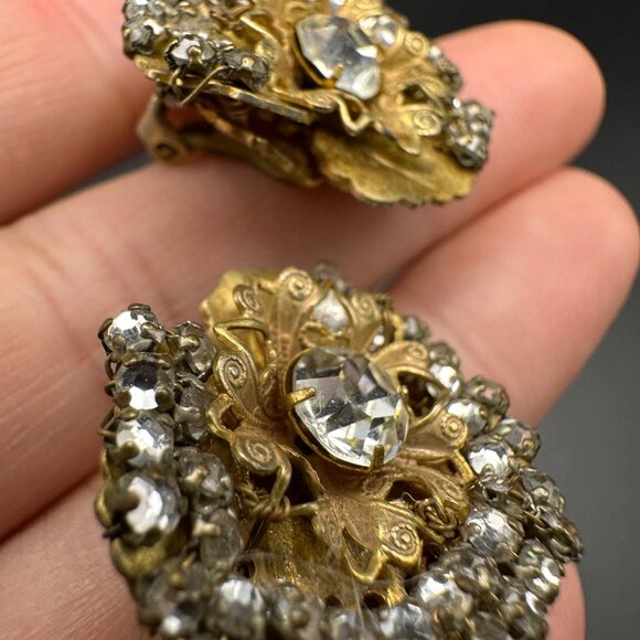 Vintage Signed Miriam Haskell Flower Gold Tone Rhinestone Earrings - Picture 9 of 12